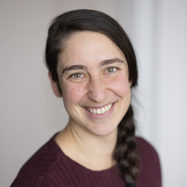 Aliza Simmons, Fidelity Reviewer